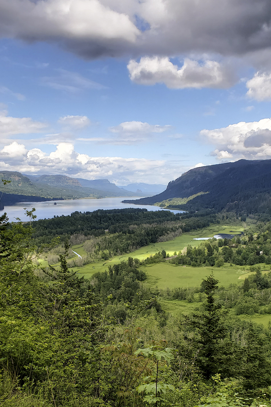 Columbia Gorge, Vertical